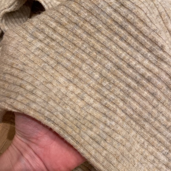 Mango slight cropped boxy neutral ribbed  sweater turtleneck - Picture 2 of 6